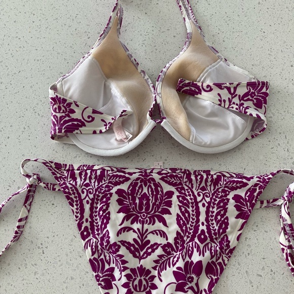 Victoria Secret Bikini 36dd top/small bottoms - Picture 2 of 2